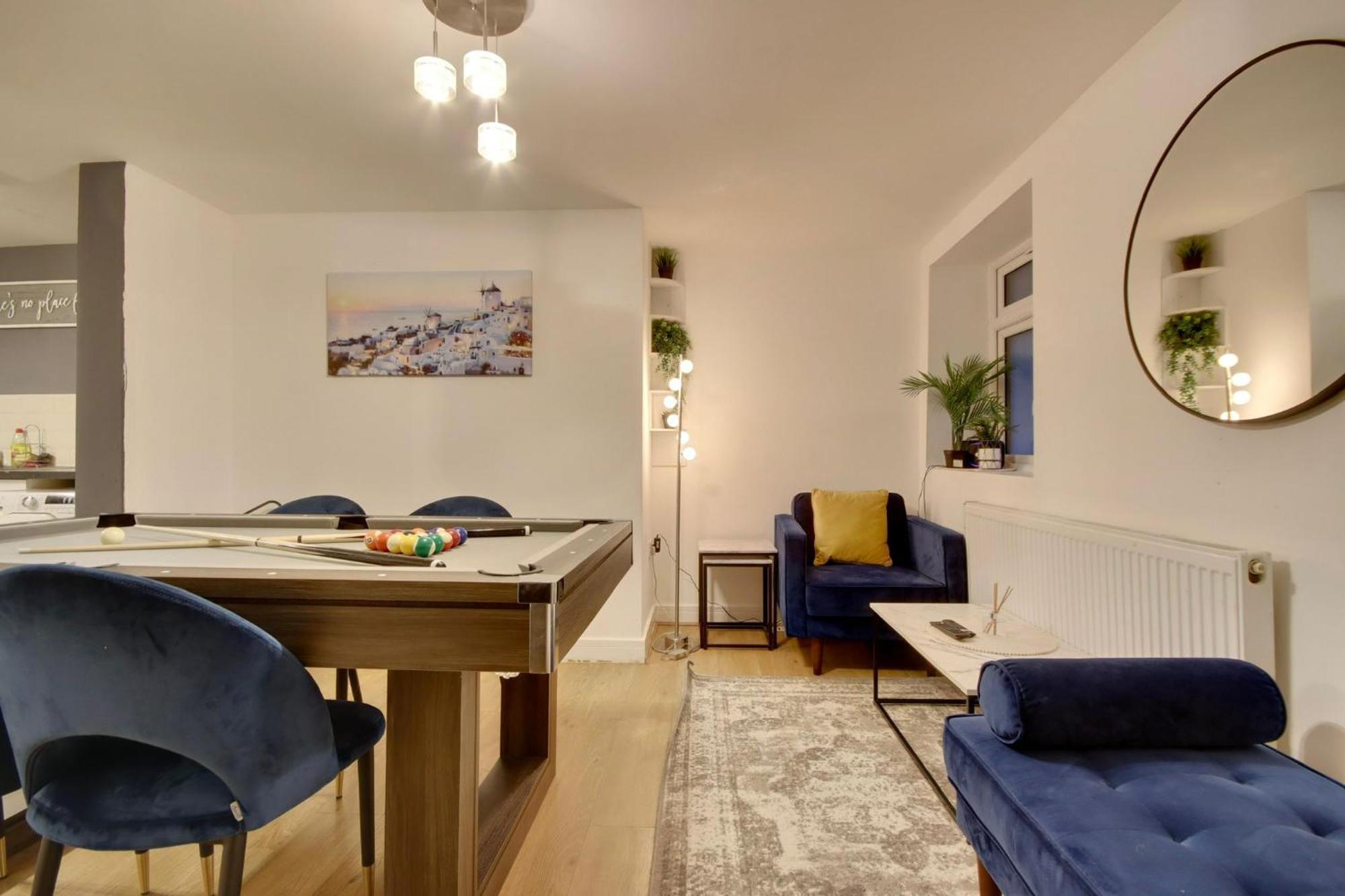 Southsea Getaway Apartment With Pool Table And Hot Tub بورتسماوث المظهر الخارجي الصورة