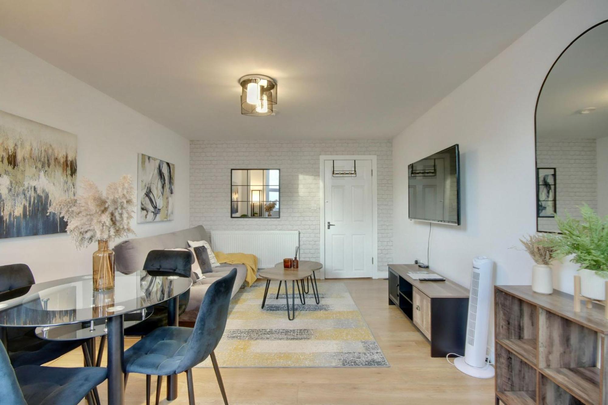 Southsea Getaway Apartment With Pool Table And Hot Tub بورتسماوث المظهر الخارجي الصورة