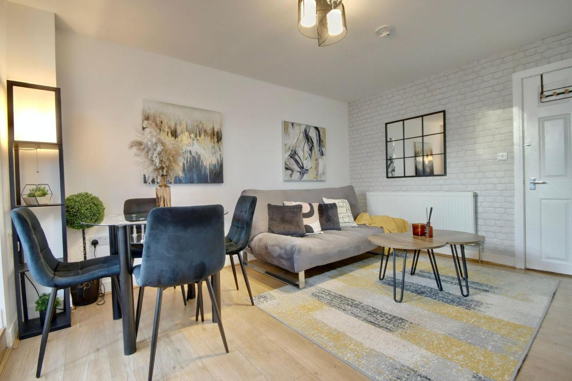 Southsea Getaway Apartment With Pool Table And Hot Tub بورتسماوث المظهر الخارجي الصورة
