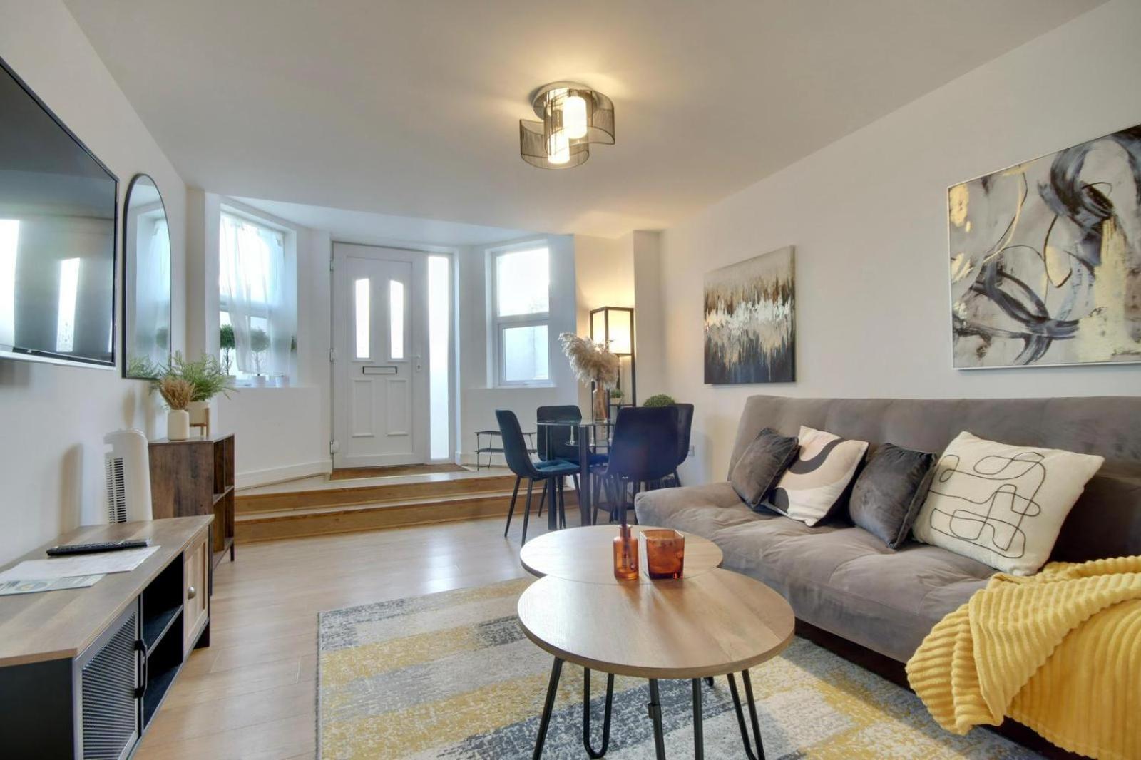 Southsea Getaway Apartment With Pool Table And Hot Tub بورتسماوث المظهر الخارجي الصورة