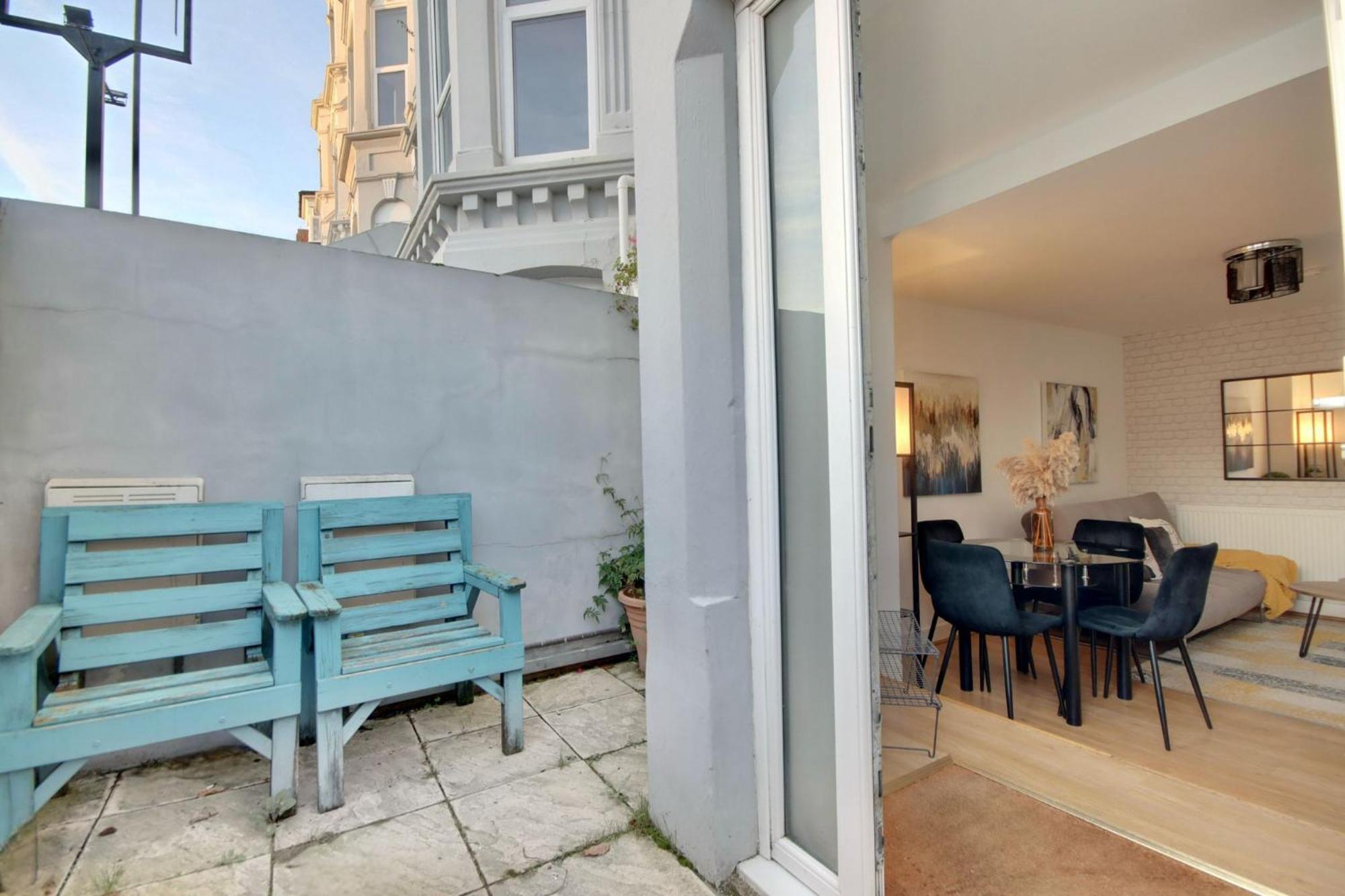 Southsea Getaway Apartment With Pool Table And Hot Tub بورتسماوث المظهر الخارجي الصورة